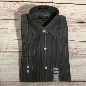 Calvin Klein Men's Charcoal Pinstripe Dress Shirt NWT 16 1/2 size 32/33